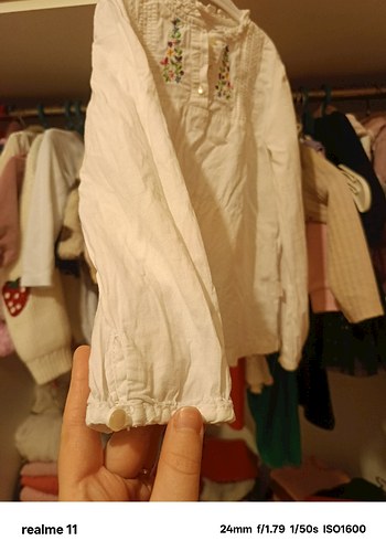 Nakışlı, Düğmeli, Beyaz Kız Bluzu - Görsel 2