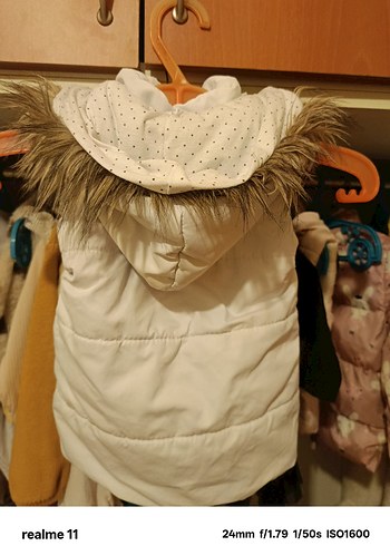 bebek Beyaz Fermuarlı Kolsuz Yelek - Görsel 4