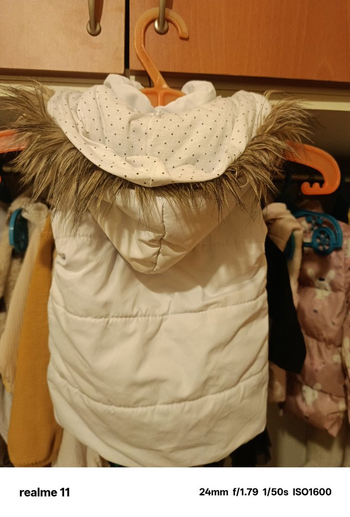 bebek Beyaz Fermuarlı Kolsuz Yelek - Görsel 4