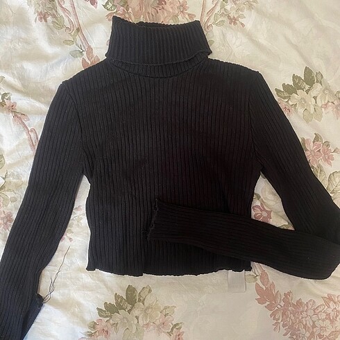 Bershka Boğazlı Crop Kazak