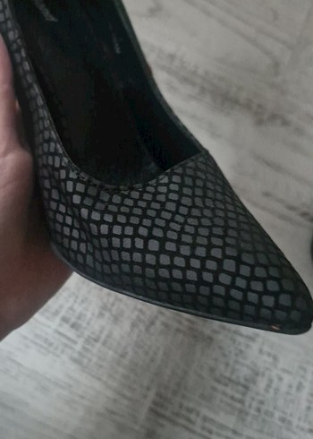 Siyah Yılan Desenli Pliseli Topuklu Ayakkabı - Görsel 4