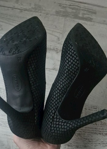 Siyah Yılan Desenli Pliseli Topuklu Ayakkabı - Görsel 3