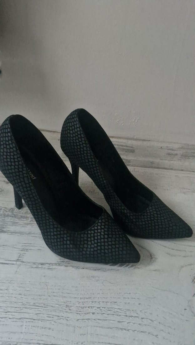 Siyah Yılan Desenli Pliseli Topuklu Ayakkabı - Görsel 2