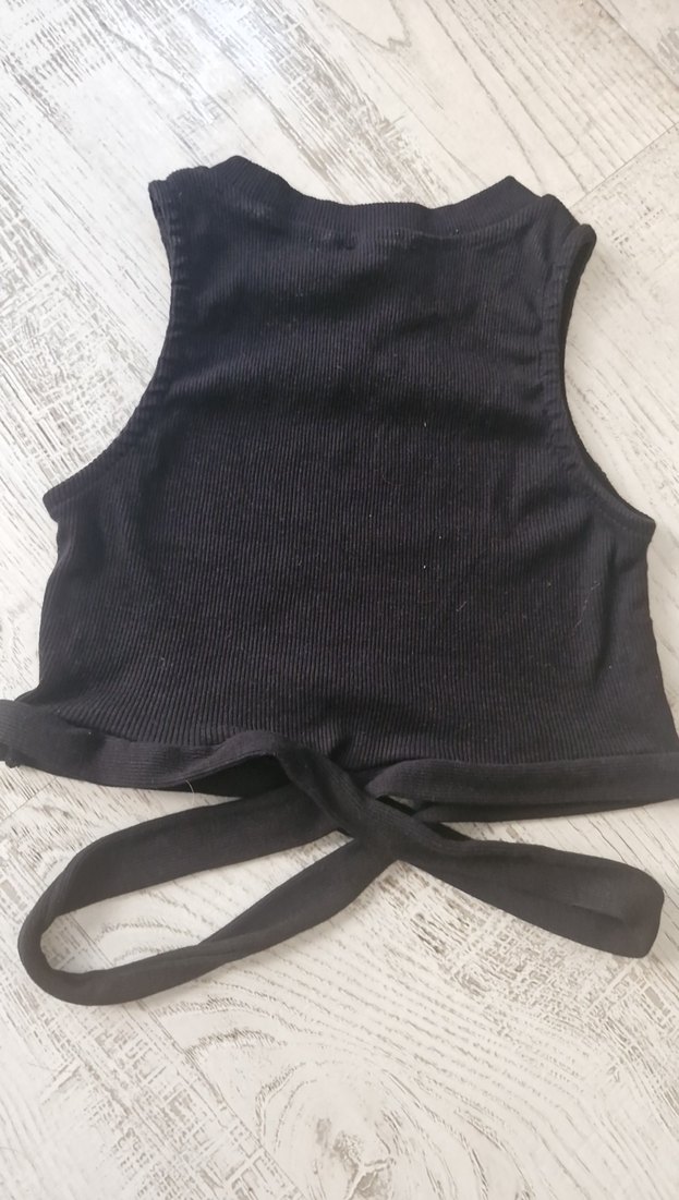 Kadın Siyah Kemerli Kolsuz Crop Top - Görsel 2