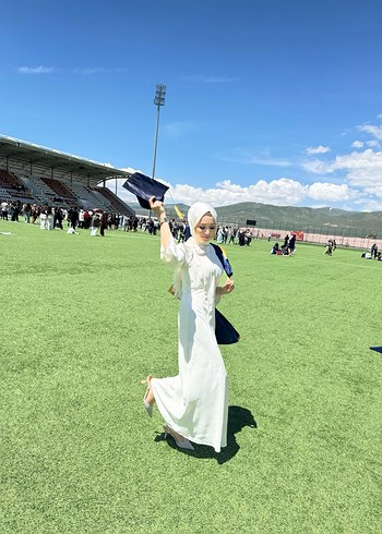 Uzun Beyaz Tesettür Mezuniyet Elbisesi - Görsel 2