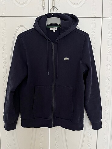 Lacoste kapşonlu logo nakış işlem