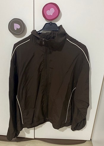 Kahverengi Fermuarlı Spor Mont