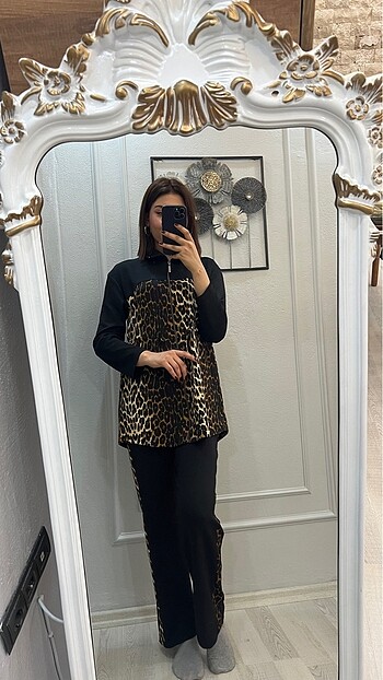 40 Beden Leopar takım 42 ve 40 beden mevcut