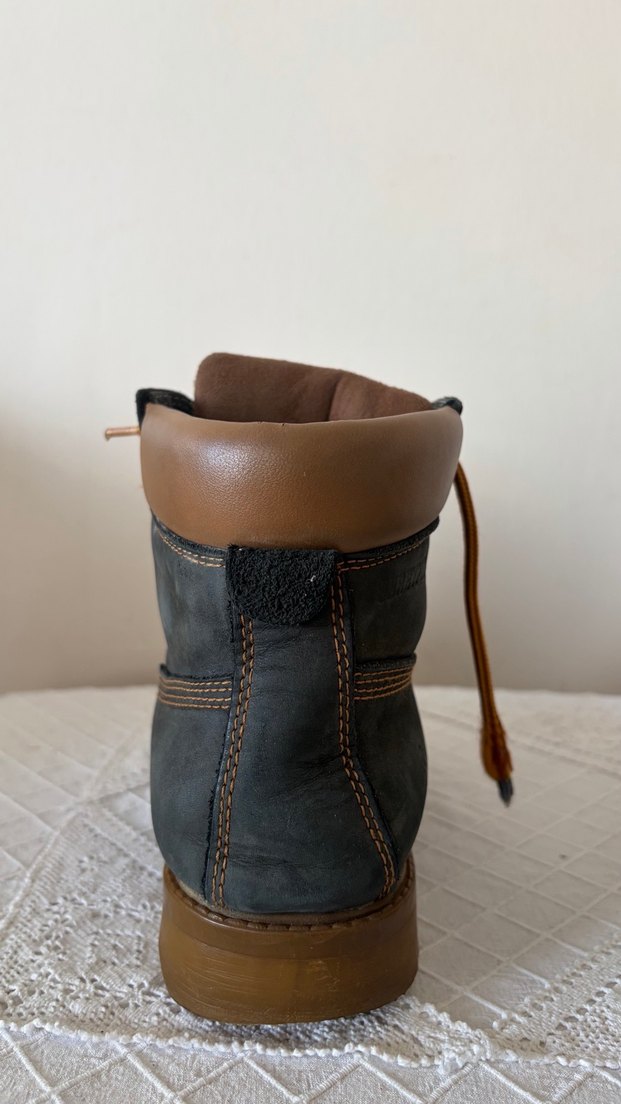 Lacivert-Kahverengi Erkek Dubuk Bot - Görsel 3