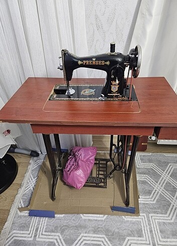 40 yıllık antika dikiş makinesi 