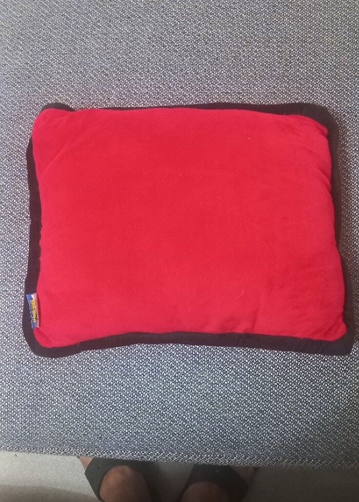 Orjinal lisanslı Spider-man işlemeli yastık. - Görsel 2