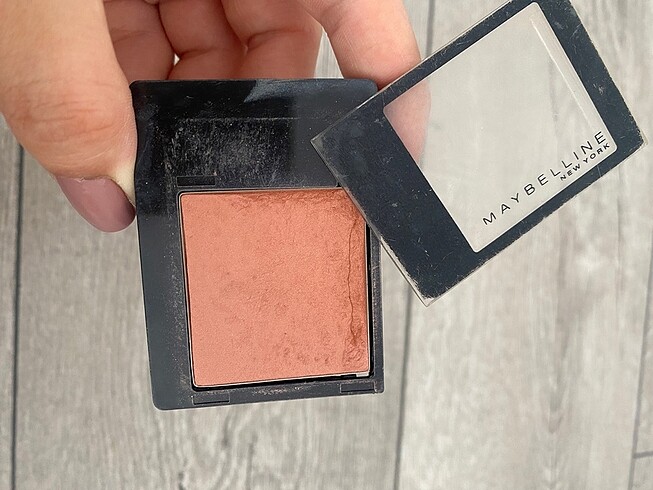 Maybelline Şeftali sedefli allık