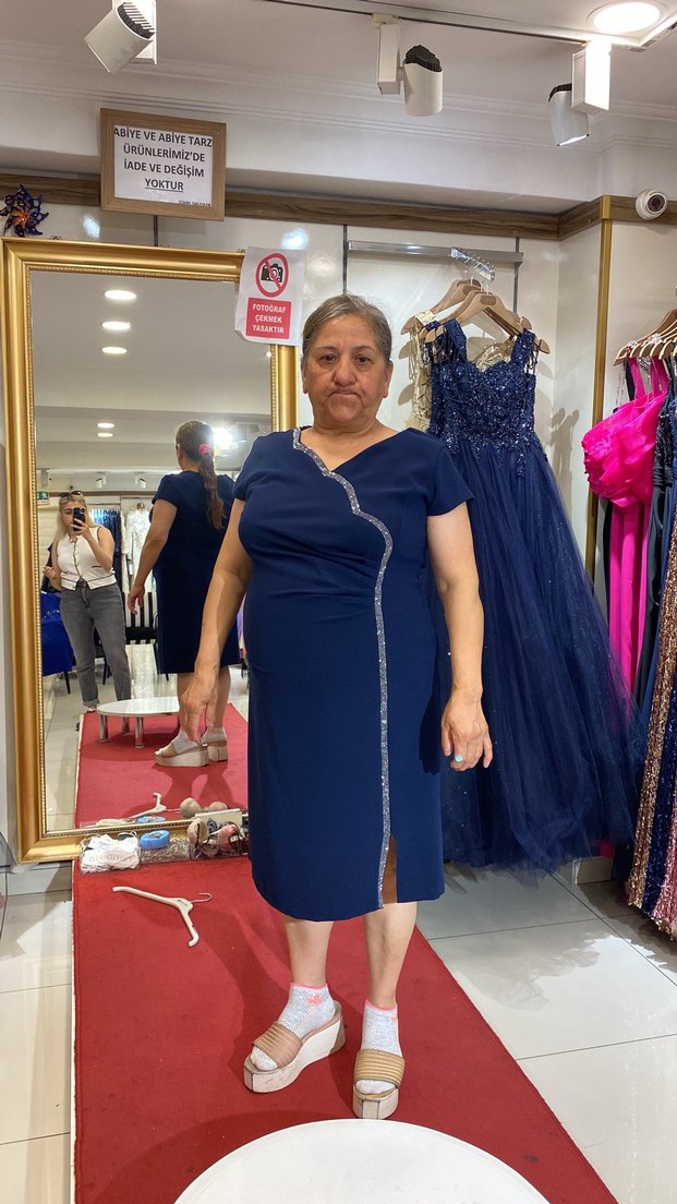 Kadın Gri İşlemeli Düğün Elbisesi - Görsel 2