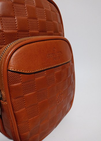  Beden Louis Vuitton Deri Omuz Çantası