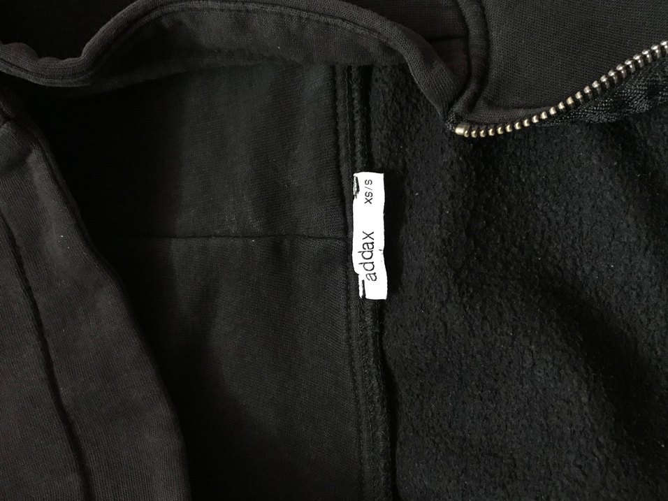 Siyah hırka - Görsel 3