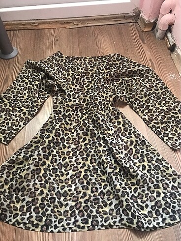 Leopar desenli pareo