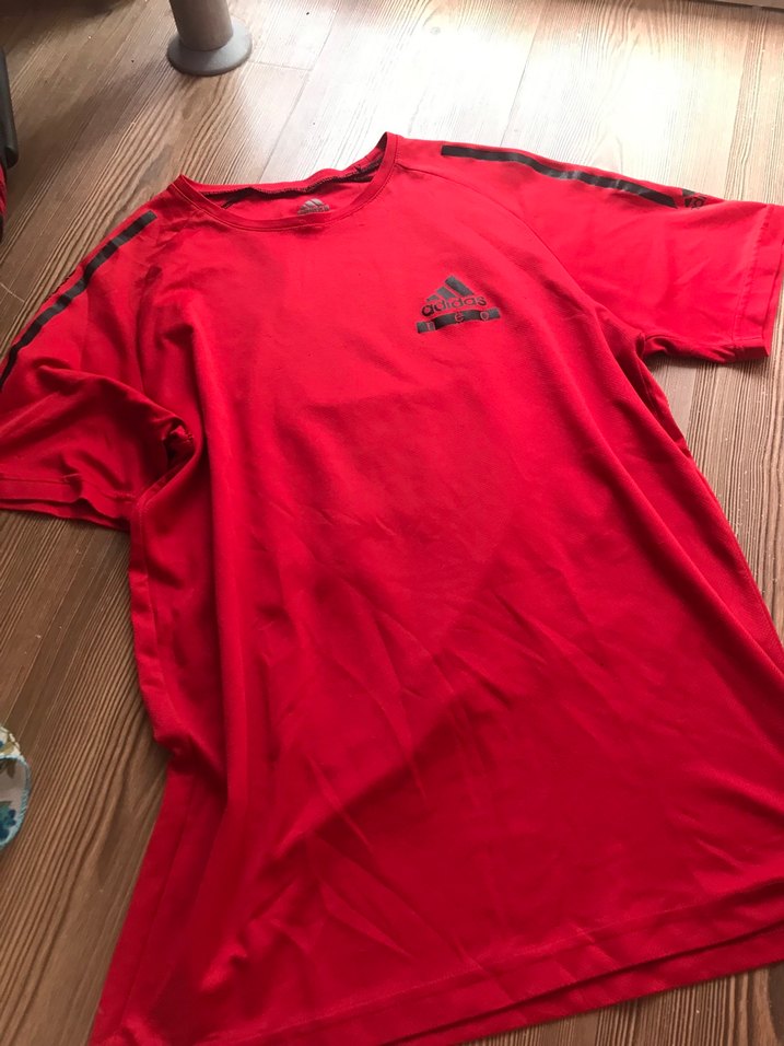 Kırmızı Adidas tshirt - Görsel 2