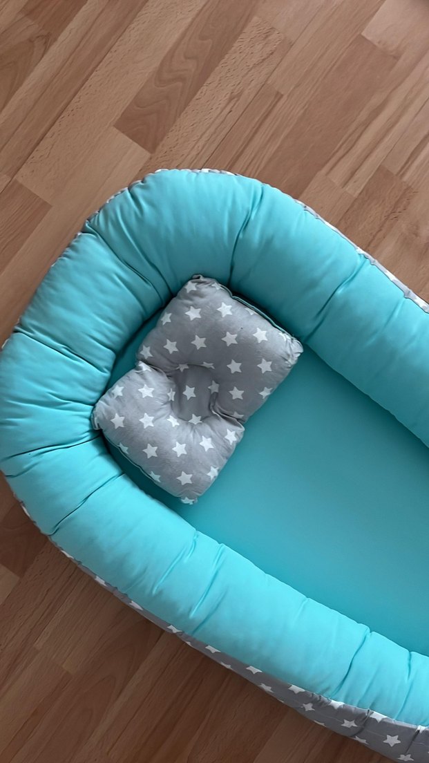 Turkuaz ve gri yıldız desenli bebek uyku yatağı - Görsel 2