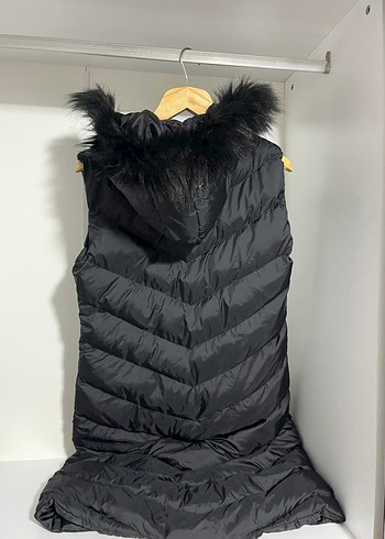 Siyah Uzun Kadın Kürk Detaylı Yelek - Görsel 2