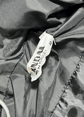 Siyah Uzun Kadın Kürk Detaylı Yelek - Görsel 5