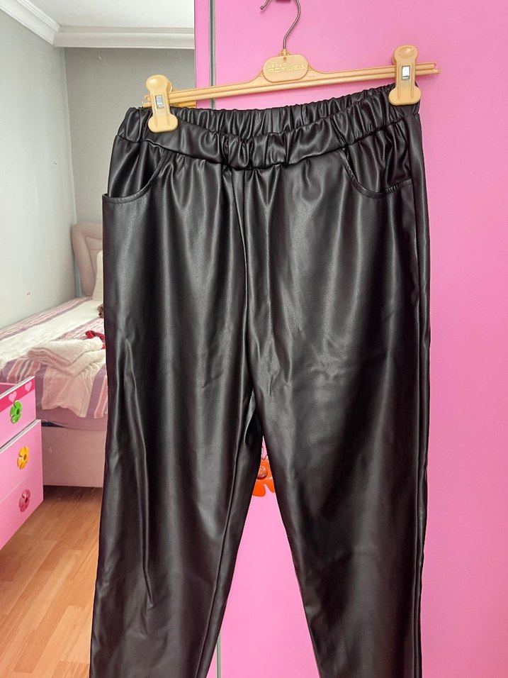 Puane Siyah Lastikli Deri Kadın Pantolon - Görsel 2