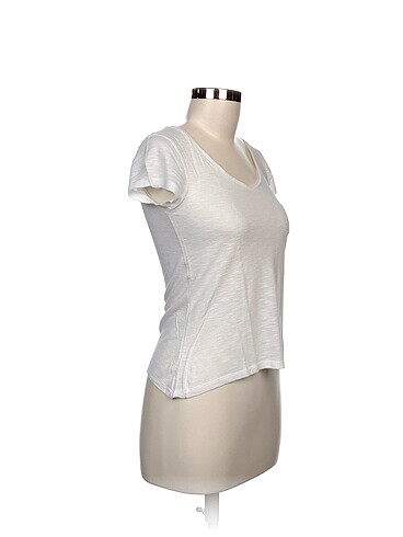 Mudo Mudo T-shirt %70 İndirimli.