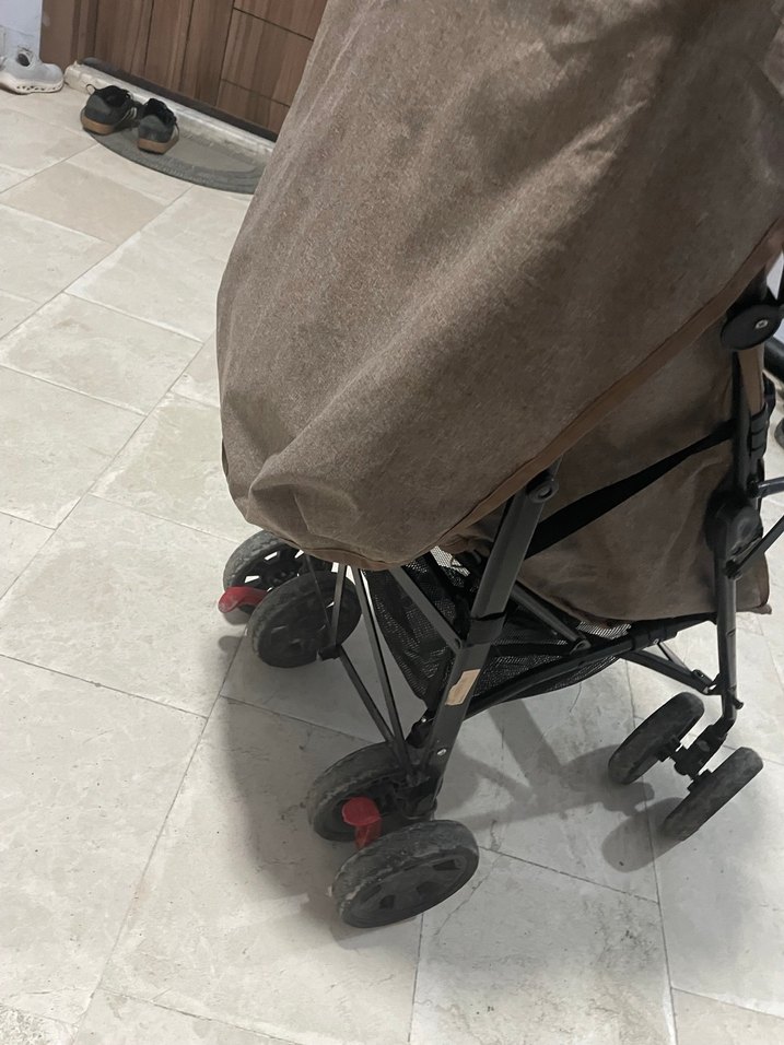 Kahverengi bebek arabası - Görsel 2
