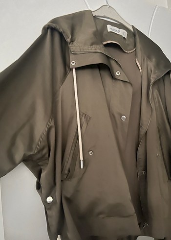 Düğmeli Kısa Kadın Yağmurluk - Görsel 2