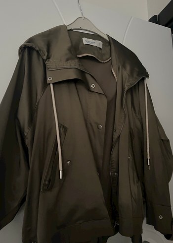 Düğmeli Kısa Kadın Yağmurluk - Görsel 3