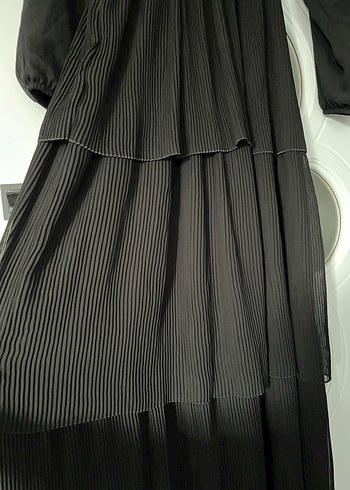 Uzun Siyah Piliseli Kadın Elbise - Görsel 3