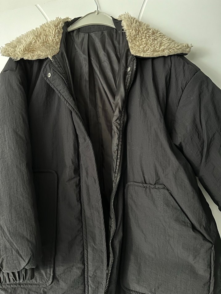 Siyah Kadın Midi Kaban, Kürk Detaylı - Görsel 2