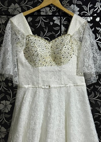 Dantel İşlemeli Beyaz Uzun Gelinlik - Görsel 4