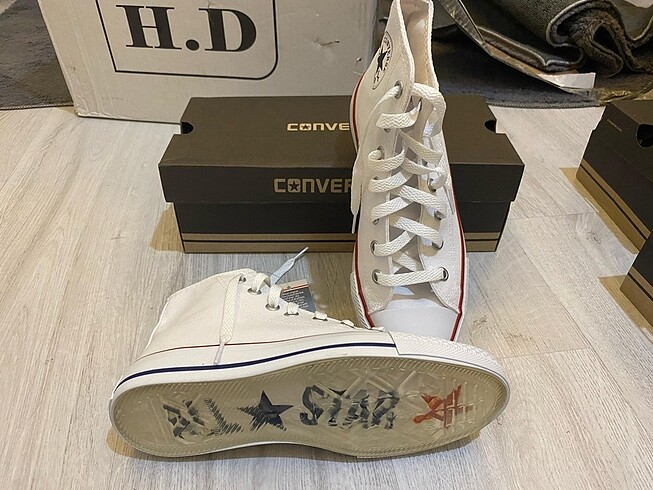 38 Beden beyaz Renk converse uzun