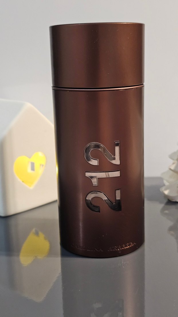 212 Sexy Men 100 ml EDT Erkek Parfümü - Görsel 2