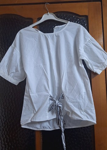 Kemer Detaylı Beyaz Kadın Kısa Kollu Gömlek - Görsel 2