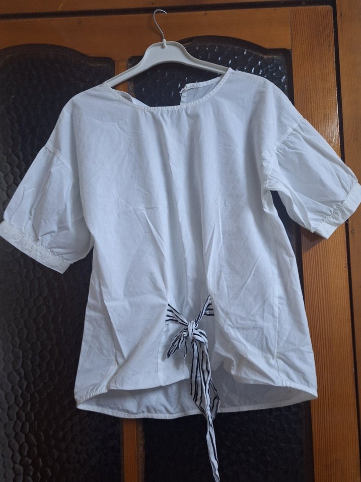 Kemer Detaylı Beyaz Kadın Kısa Kollu Gömlek - Görsel 2