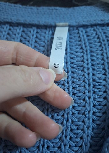 Mavi V Yaka Örgü Kadın Mini Hırka - Görsel 3