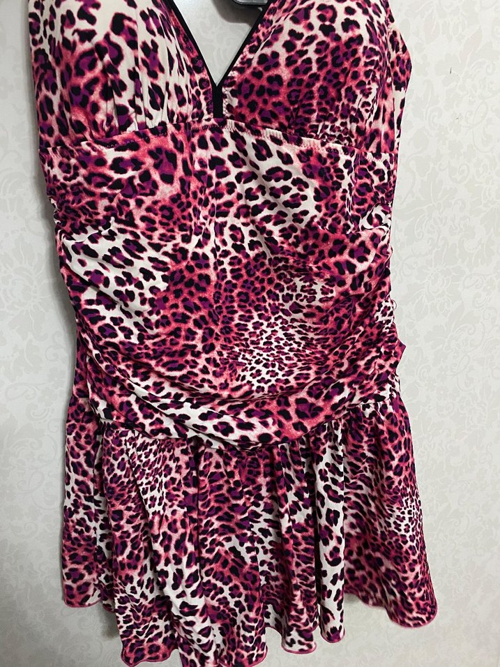 Pembe Leopar Desenli Uzun Drapeli Kadın Mayo - Görsel 2