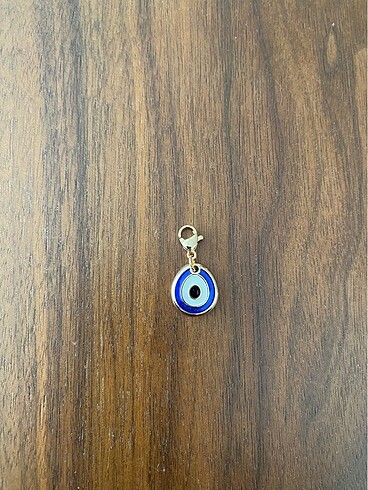 Nazar boncuğu detaylı charm