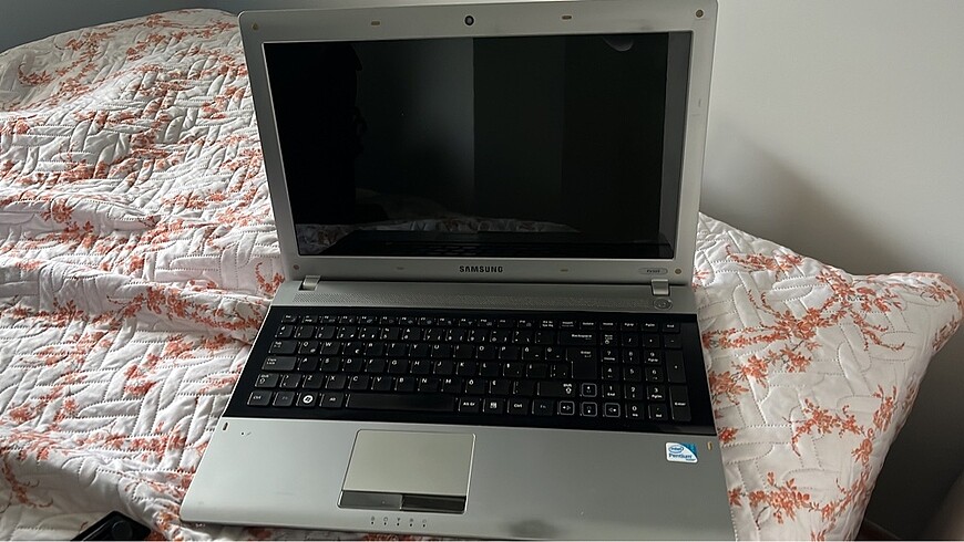 Rv 509 2011 model Samsung dizüstü bilgisayar