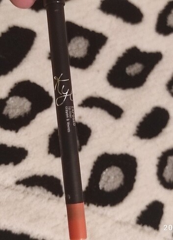 Kylie Cosmetics Kylie dudak kalemi