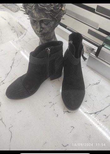 Diğer Siyah Süet Kadın Bot