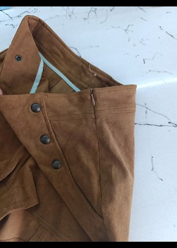 Düğmeli Kahverengi Süet Kadın Şort - Görsel 5