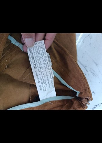 Düğmeli Kahverengi Süet Kadın Şort - Görsel 4