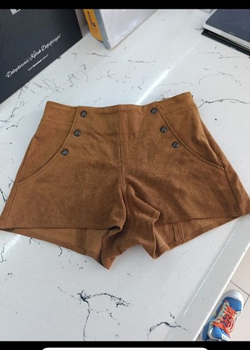 Düğmeli Kahverengi Süet Kadın Şort - Görsel 3