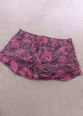 Pembe Çiçek Desenli Mini Şort