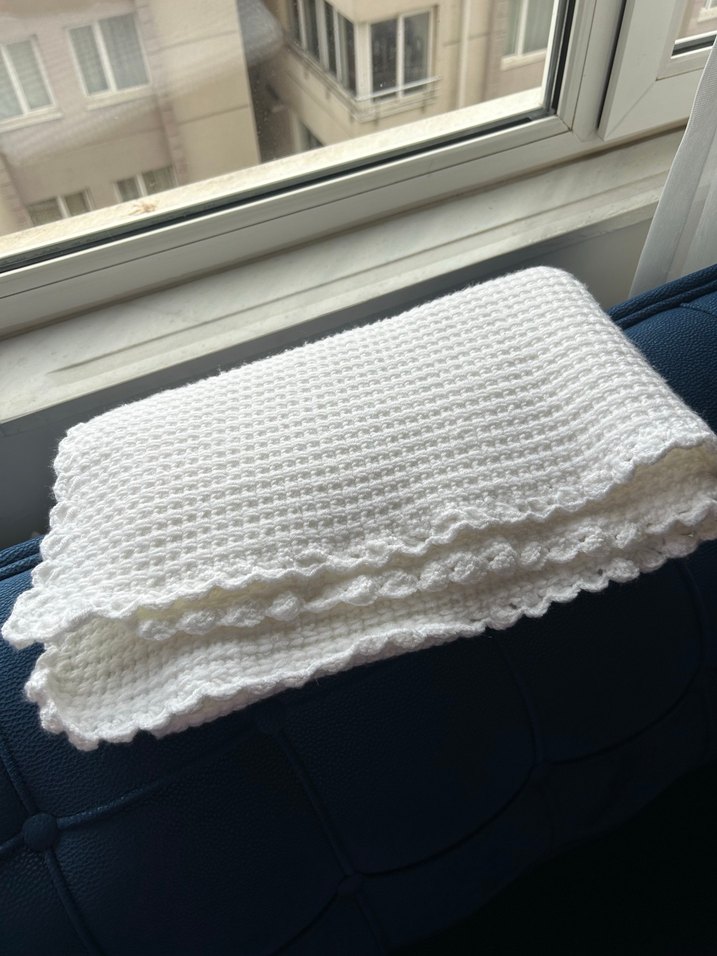 Beyaz Örgü El Yapımı Bebek Battaniyesi - Görsel 2