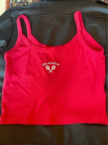 Crop pembe