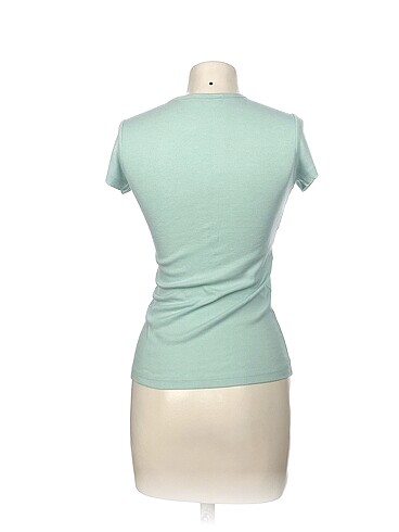 m Beden Diğer T-shirt %70 İndirimli.