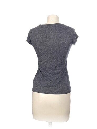 m Beden Aeropostale T-shirt %70 İndirimli.